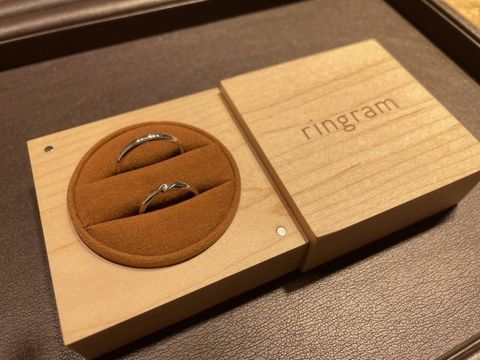 【ringram(リングラム)の口コミ】 シンプルで普段使いできそうなデザインを選びました。初めは夫婦で同じデ…