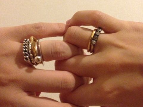 【アッシュペーフランス(H.P.FRANCE)の口コミ】 定番の婚約指輪のように大きめのダイヤモンドがついていると普段使いでき…