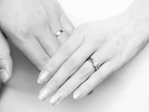 【カルティエ(Cartier)の口コミ】 婚約指輪とセットで付けた時をイメージして、婚約指輪・結婚指輪ともにカ…