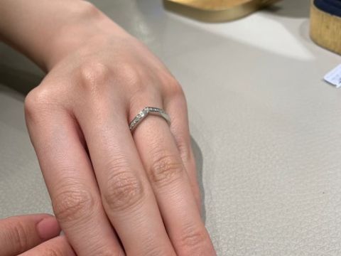 【ショーメ(CHAUMET)の口コミ】 一粒ダイヤの婚約指輪はいかにも感があって使いづらそうと感じていたため…