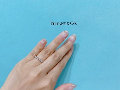 【ティファニー(Tiffany & Co.)の口コミ】 デザインがとても好みでした。また、婚約指輪がセッティングだったので同…