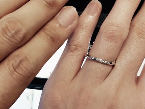 【BIJOUPIKO(ビジュピコ)の口コミ】 ダイヤモンドが全体的についておらず、私は好みのデザインでした。シンプ…