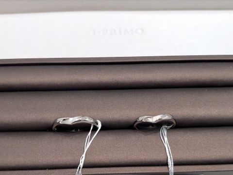 【アイプリモ(I-PRIMO)の口コミ】 指輪のデザインは、ダイヤモンドが入っており、ゴージャスです。普段遣い…