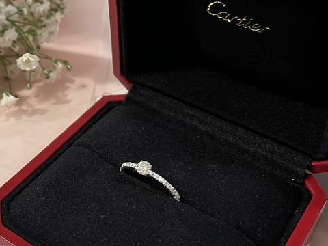 【カルティエ(Cartier)の口コミ】 最初は、ザ婚約指輪のような大きなダイヤが乗っている指輪が欲しかったの…