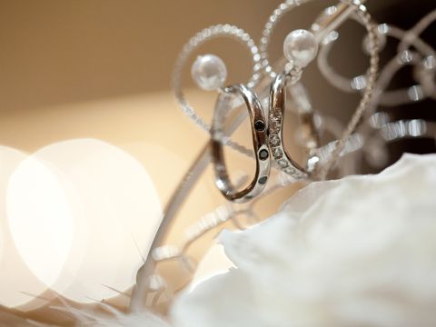 【LUZIR(ルジール)の口コミ】 指が長く見えるカーブしたデザインと上品に並んだダイヤモンドが決め手で…