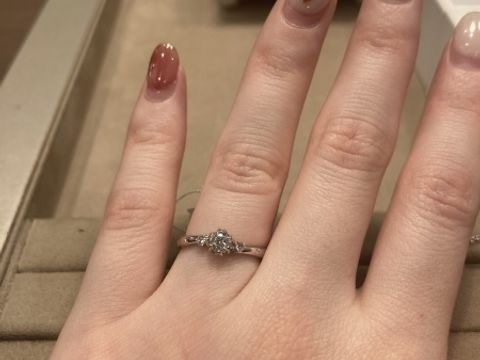 【BRIDGE(ブリッジ)の口コミ】 キュートなものからエレガントなものまで、たくさん種類がありました。
婚…