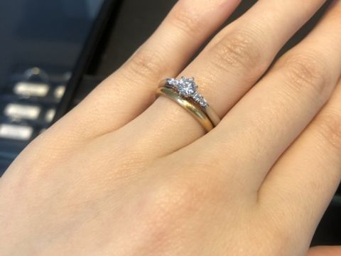 【エクセルコダイヤモンド(EXELCO DIAMOND)の口コミ】 デザインが繊細で可愛らしいです。サイドから見たところにもこだわりが詰…