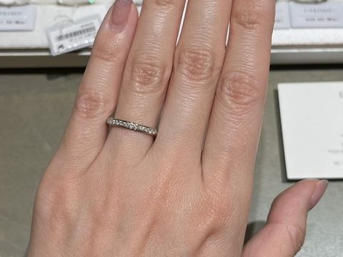 【アイプリモ(I-PRIMO)の口コミ】 ハーフエタニティで細かいダイヤモンドが敷き詰められていて、輝きが美し…
