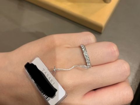 【TASAKI(タサキ)の口コミ】 ハーフエタニティリングを婚約指輪として探していた時に有名ブランドの安…