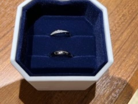 【4℃ BRIDAL(ヨンドシーブライダル)の口コミ】 結婚指輪は毎日付けるので、石も付いていないシンプルな物が良いのかなと…