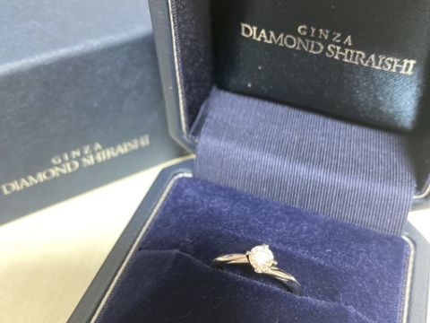 【銀座ダイヤモンドシライシの口コミ】 シンプルな婚約指輪を探していました。なぜなら冠婚葬祭の時しか付けられ…
