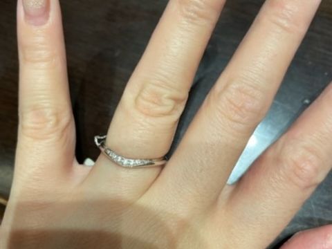 【ケイウノ ブライダル(K.UNO BRIDAL)の口コミ】 可愛らしいデザインで、細かいところにディズニーを感じとることができま…