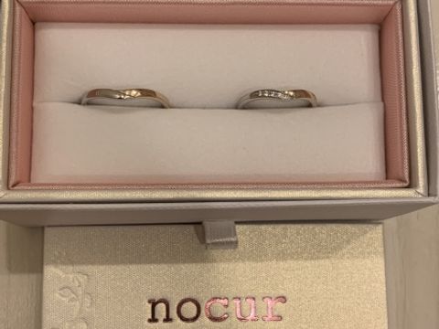 【nocur(ノクル)の口コミ】 プラチナと18金で作られており２つの色合いが楽しめます。デザインも少し…