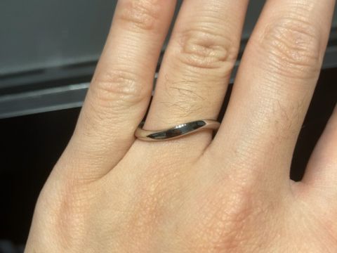 【エクセルコダイヤモンド(EXELCO DIAMOND)の口コミ】 指輪がとてもなめらかなため指馴染みがよく、指につけていても違和感がな…