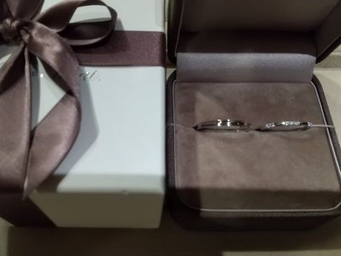 【Joie de treat.(ジョア・ドゥ・トリート)の口コミ】 あまり見ないデザインの指輪が多かったです。
色々な店舗で試着している間…