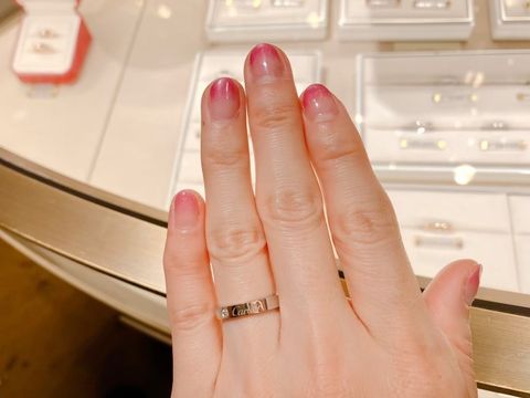 【カルティエ(Cartier)の口コミ】 カルティエの中でも少しゴツゴツしたタイプの指輪なので、あまり持ってい…