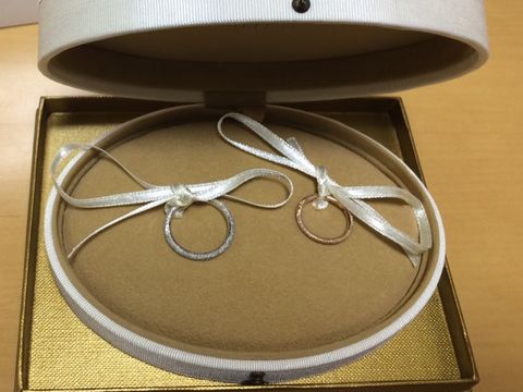 【AbHeri(アベリ)の口コミ】 表面が特殊な加工が施されていてラメを散らしたようにキラキラと輝いてい…