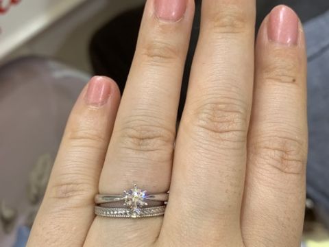 【アンジェリックフォセッテ(Angelique Fossette)の口コミ】 何店舗も巡って指輪の好きなデザインはだいたい決めていました。自分の指…