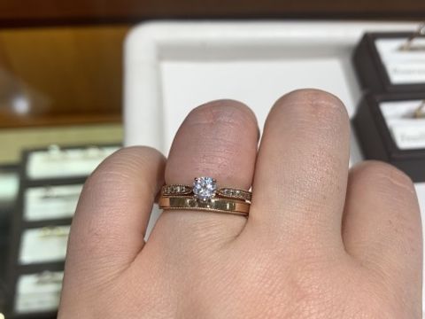 【LUCIE(ルシエ)の口コミ】 事前に雑誌で観て、指輪のデザインがマリッジエンゲージ共に非常に気に入…