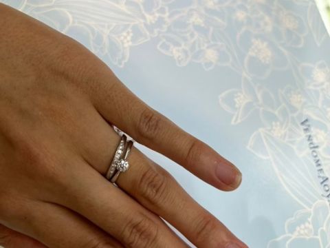 【ヴァンドーム青山(VENDOME AOYAMA)の口コミ】 上から見た時のダイヤモンドが丸くお花の様に見えるデザインが可愛いです…