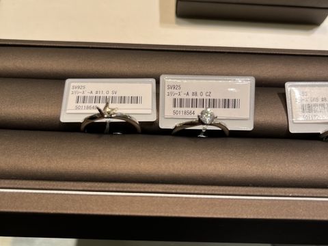 【アイプリモ(I-PRIMO)の口コミ】 希望などを伝えて、お勧めしていただいたデザインのものをはめた際にメレ…