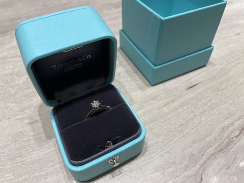 【ティファニー(Tiffany & Co.)の口コミ】 憧れのティファニーの指輪というのが1番嬉しいポイントです。
リング部分…