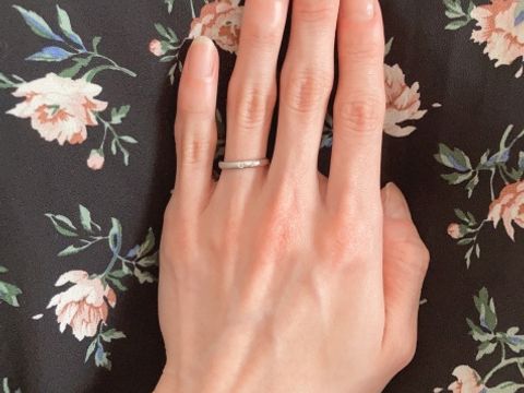 【MEISTER(マイスター)の口コミ】 デザインはシンプルですが、ヘアライン加工と鏡面加工の質感の違いが珍し…