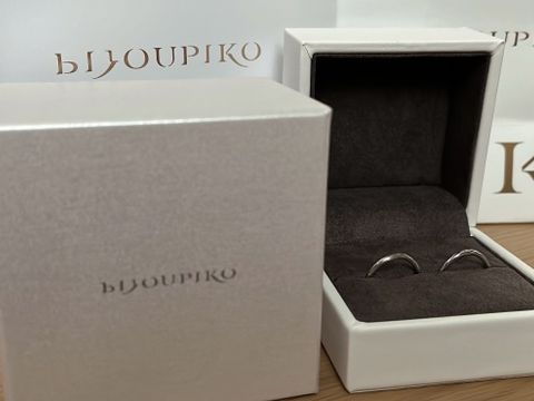 【One&Only(ワンアンドオンリー)の口コミ】 デザインと価格がマッチして購入しました。
シンプルながらも流線型なデザ…