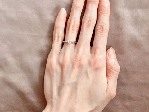 【CHARMY(チャーミー)の口コミ】 ソリティアとメレで悩んでいて、その両方の良いとこどりのデザインだった…