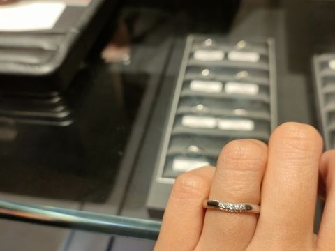 【エクセルコダイヤモンド(EXELCO DIAMOND)の口コミ】 たくさん店舗を見て回った結果これに決めました。
お店でもめっちゃ悩みま…