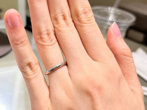 【アイプリモ(I-PRIMO)の口コミ】 アナエルの指輪はハーフエタニティになるかと思いますが、ダイヤの留めて…