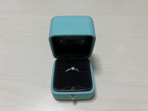 【ティファニー(Tiffany & Co.)の口コミ】 いろいろなブランドで試着しましたが、接客がよかったこと、また、シンプ…