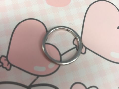 【EAU DOUCE4℃の口コミ】 結婚指輪はシンプルなリングとずっと決めていたので、4℃とつけ比べてしっ…