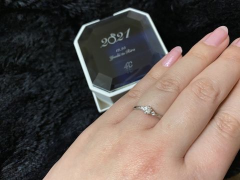 【4℃ BRIDAL(ヨンドシーブライダル)の口コミ】 どこのブランドのものがいいかさっぱり分からなかったのですが、ふらっと…