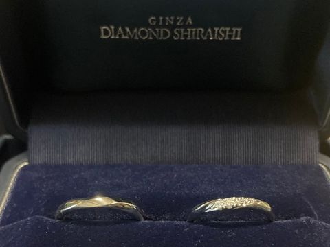 【銀座ダイヤモンドシライシの口コミ】 仕事中や休日などほぼ毎日着ける指輪だったので、シンプルなデザインで、…