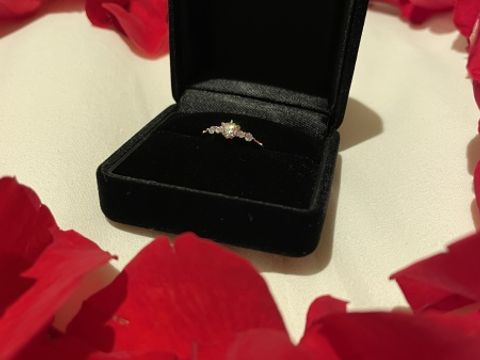 【DIYARTH(ディヤース)の口コミ】 5石のリングにこだわり、探していたところディヤースさんで希望のリングを…