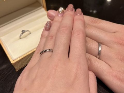 【ケイウノ ブライダル(K.UNO BRIDAL)の口コミ】 リング自体が細身なこと、また手にあったウェーブ型がよかったのですが、…