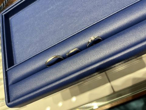 【銀座ダイヤモンドシライシの口コミ】 希望を聞いてもらいつつ、いくつか勧めていただいた中で試着させてもらっ…