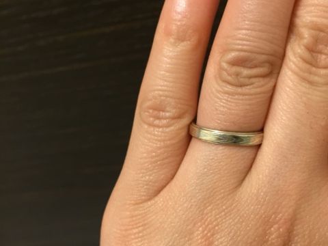 【杢目金屋(もくめがねや)の口コミ】 普段全くアクセサリーをつけない主人が毎日つけるなら杢目調のものがいい…