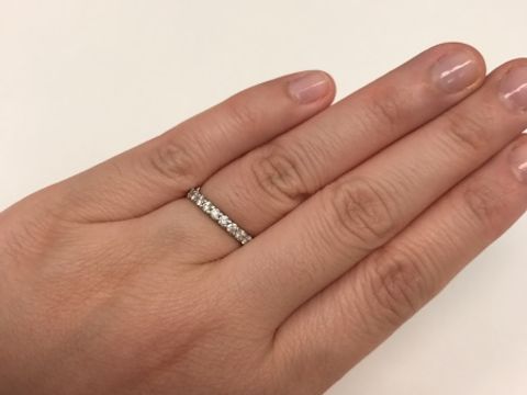 【RUGIADA(ルジアダ)の口コミ】 シンプルなプラチナリングとハーフエタニタィを重ねづけするのが夢だった…