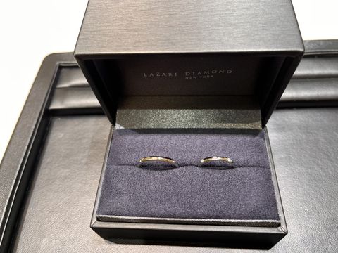 【ラザール ダイヤモンド(LAZARE DIAMOND)の口コミ】 ダイヤが3石あり、石が等間隔で空いているデザインが希望であった。なかな…