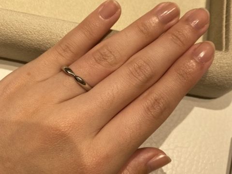【和光ブライダルブティックギンザの口コミ】 シンプルで高級感のあるデザインに惹かれました。ダイヤ無しの指輪を探し…