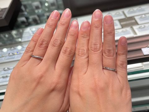 【アイプリモ(I-PRIMO)の口コミ】 ストレートのデザインで、右上がりにダイヤモンドがずらっと並んでいるタ…