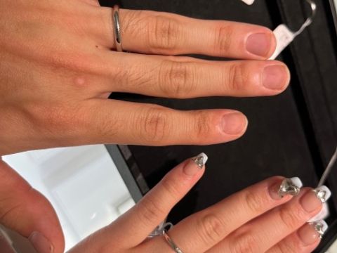 【ティファニー(Tiffany & Co.)の口コミ】 女性用も男性用も指輪の太さが細くて、かわいかったです。指輪の太さが細…