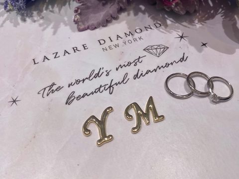 【ラザール ダイヤモンド(LAZARE DIAMOND)の口コミ】 私はブリスの3石、パートナーはレンブラントを購入しました。
パートナー…