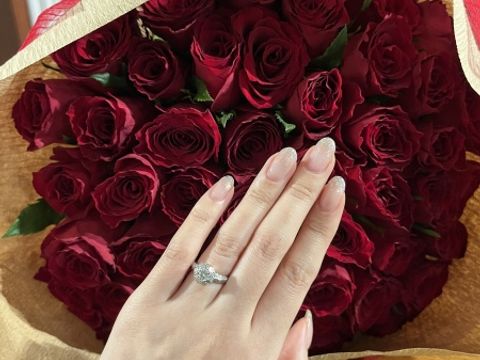 【ブシュロン(BOUCHERON)の口コミ】 真ん中のダイヤモンドだけでなく周りにもダイヤモンドが敷き詰められ、リ…