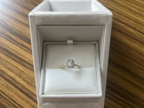 【BIJOUPIKO(ビジュピコ)の口コミ】 エメラルドカットのリングを探していました。他のブランドも色々見たので…