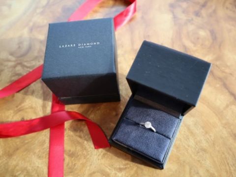 【ラザール ダイヤモンド(LAZARE DIAMOND)の口コミ】 ラザールさんのダイヤモンドが他店さんと比べて輝き方が全然異なり、ブラ…