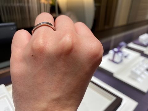 【俄(にわか)の口コミ】 どの指輪にも名前がついており、コンセプトがありました。ダイヤ無しの指…