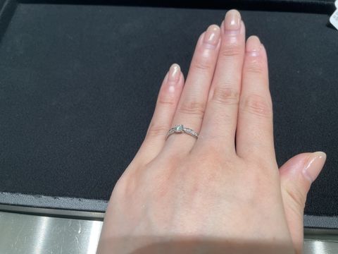 【ティファニー(Tiffany & Co.)の口コミ】 ダイヤがキラキラ輝いててとても素敵で目に止まりました。上品かつゴージ…